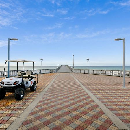 Emerald Beach #1330 By Book That Condo Panama Stadt Exterior foto